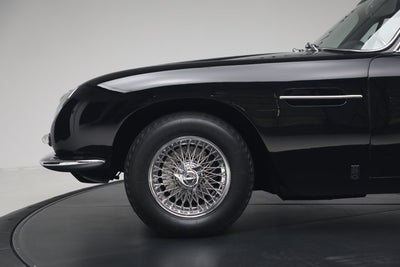 1968 Aston Martin DB6 Base