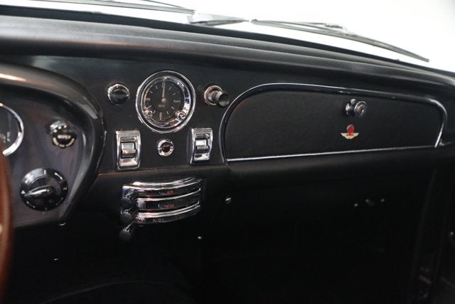 1968 Aston Martin DB6 Base