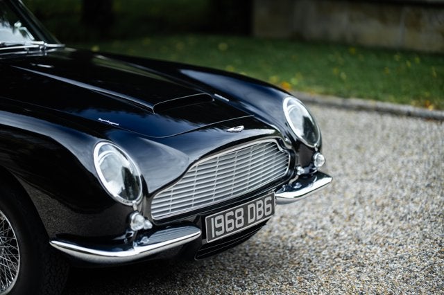 1968 Aston Martin DB6 Base