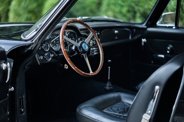 1968 Aston Martin DB6 Base