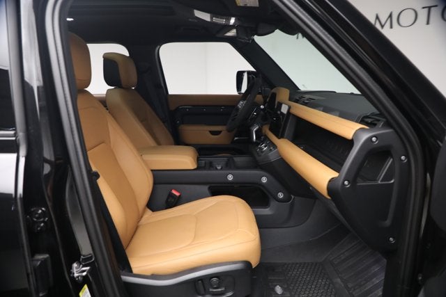 2024 Land Rover Defender 110 V8 P525