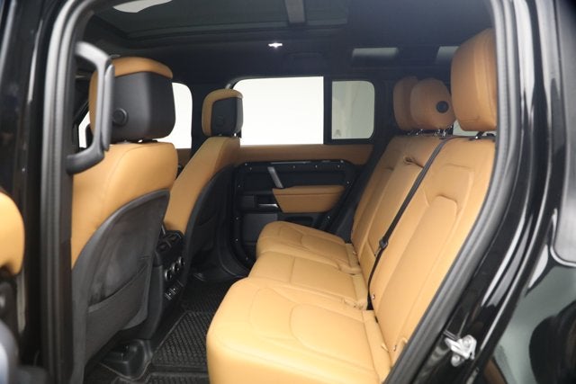 2024 Land Rover Defender 110 V8 P525