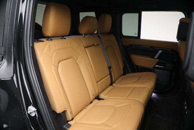 2024 Land Rover Defender 110 V8 P525
