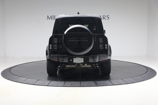 2024 Land Rover Defender 110 V8 P525