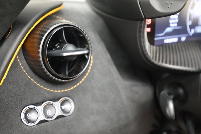 2024 McLaren 750S Performance