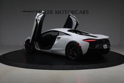 2023 McLaren Artura Performance
