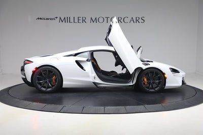2023 McLaren Artura Performance