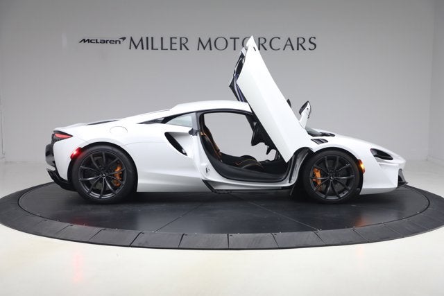 2023 McLaren Artura Performance