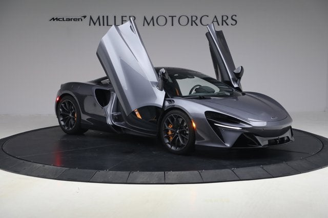 2024 McLaren Artura Performance