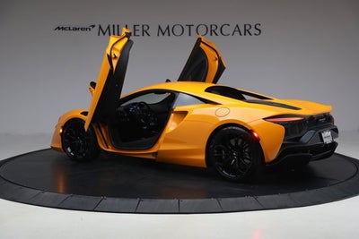 2024 McLaren Artura Performance
