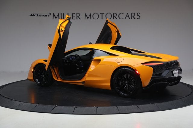 2024 McLaren Artura Performance