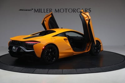 2024 McLaren Artura Performance