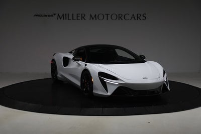 2023 McLaren Artura Base
