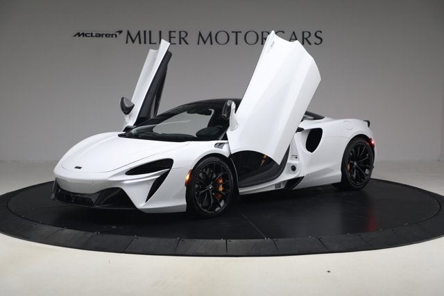 2023 McLaren Artura Base