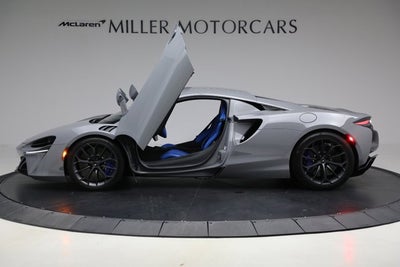 2023 McLaren Artura Base
