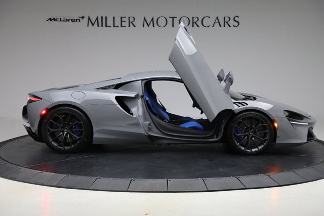 2023 McLaren Artura Base