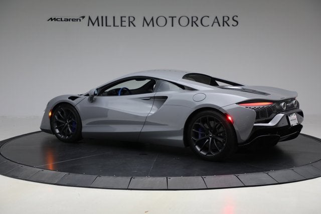 2023 McLaren Artura Base