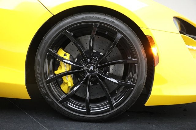 2024 McLaren Artura Base