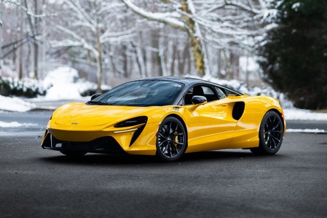2024 McLaren Artura Base