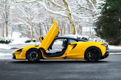 2024 McLaren Artura Base