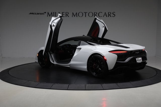 2023 McLaren Artura TechLux