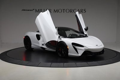2023 McLaren Artura TechLux