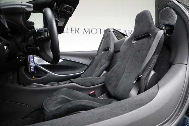 2025 McLaren Artura Spider Base