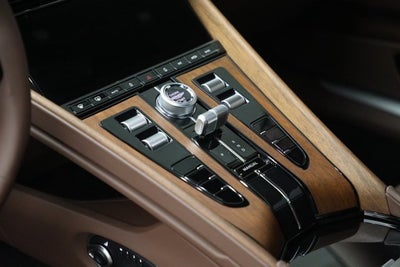 2025 Aston Martin DB12 V8