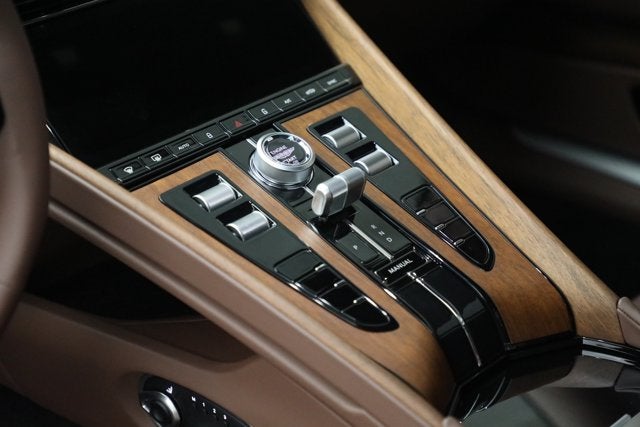 2025 Aston Martin DB12 V8