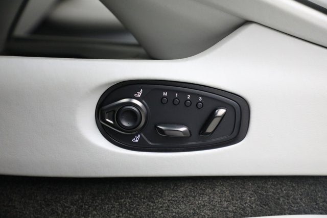 2025 Aston Martin DB12 Volante