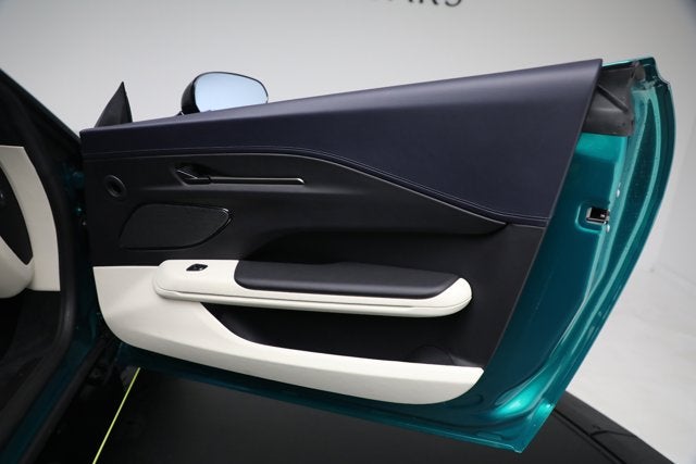 2025 Aston Martin Vantage Base