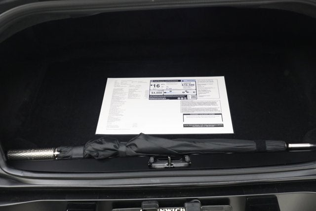 2025 Aston Martin Vanquish Base