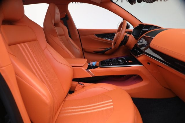 2025 Aston Martin DBX 707