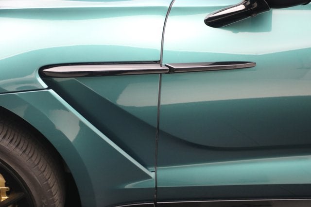 2025 Aston Martin DBX 707