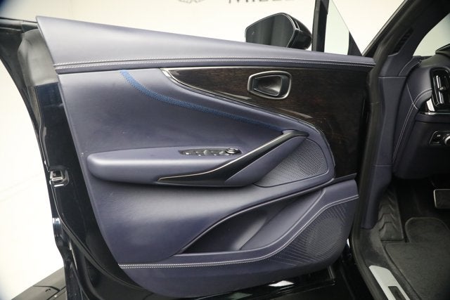2025 Aston Martin DBX 707