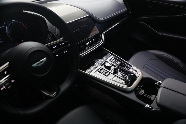 2025 Aston Martin DBX 707