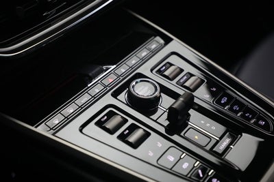 2025 Aston Martin DBX 707