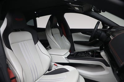 2025 Aston Martin DBX 707