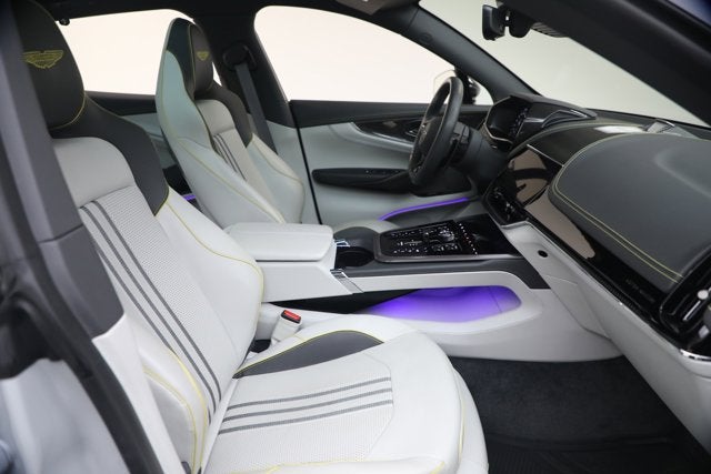 2025 Aston Martin DBX 707