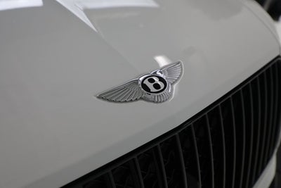 2025 Bentley Bentayga EWB Azure V8