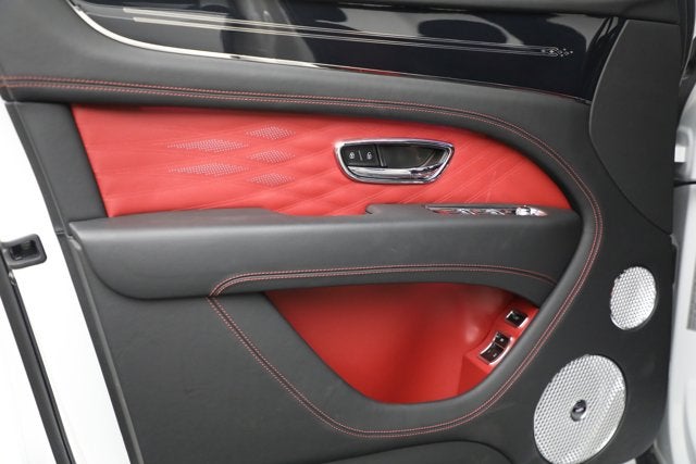 2025 Bentley Bentayga EWB Azure V8