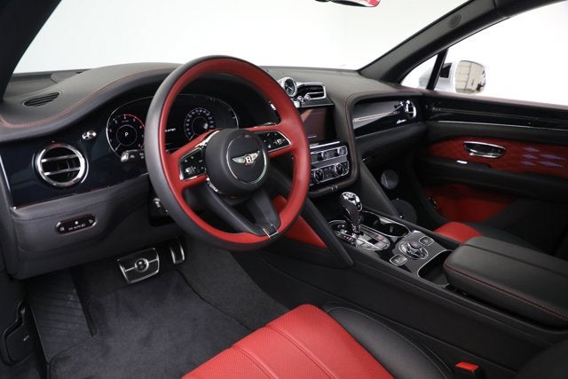 2025 Bentley Bentayga EWB Azure V8