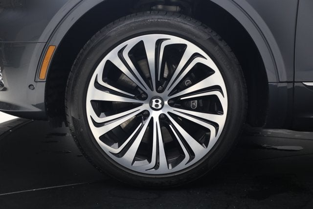 2026 Bentley Bentayga EWB Azure V8
