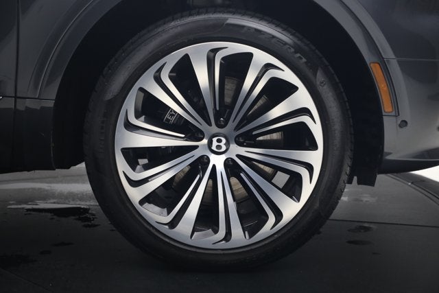 2026 Bentley Bentayga EWB Azure V8
