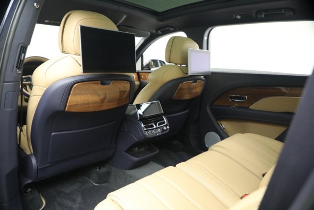 2024 Bentley Bentayga EWB V8