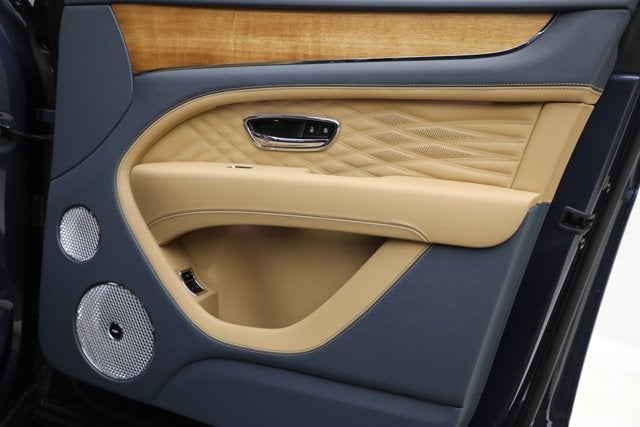 2025 Bentley Bentayga EWB Azure V8