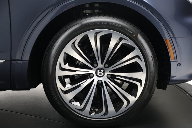 2025 Bentley Bentayga EWB Azure V8