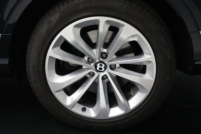 2024 Bentley Bentayga EWB V8