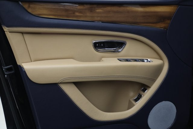 2024 Bentley Bentayga EWB V8