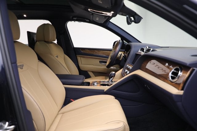 2024 Bentley Bentayga EWB V8